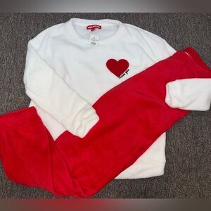 NWT Urban Heritage (Small) Brand New Valentine's Fuzzy PJ Set